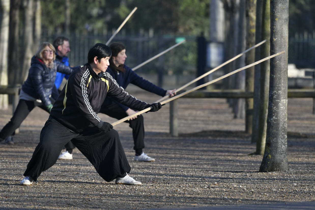 Cours Maitre Zhang   Baton   Jardin À Paris